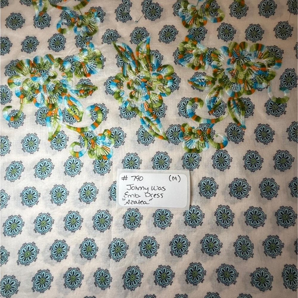 Johnny Was Azalea Embroidered Tunic. Medium - Picture 8 of 11